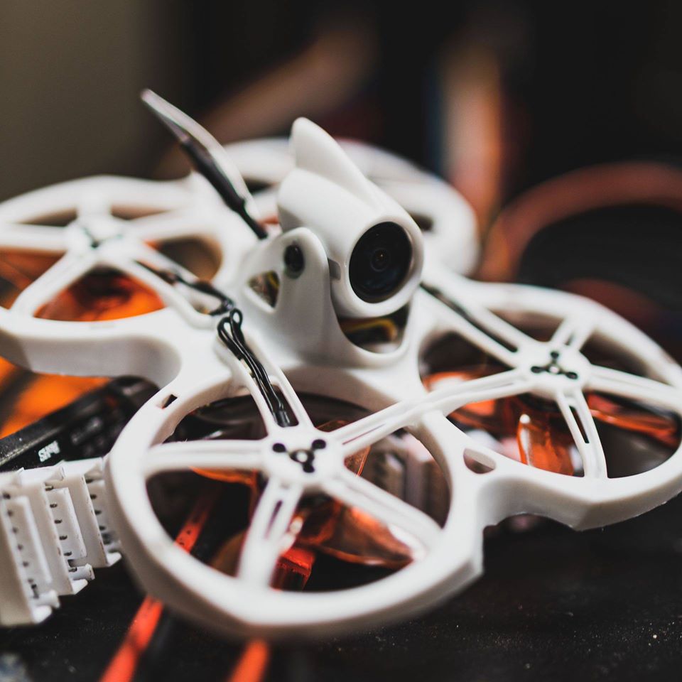 Emax Tinyhawk II 2 RTF dronów  – Drone Racing Charger recenzja i cena