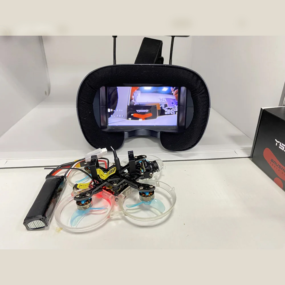 Okulary FPV 008D 5.8G 40CH 4.3 – Drone Racing Goggles recenzja i cena